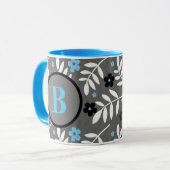 Trendy Blue en Gray Floral Monogram Mok (Voorkant links)