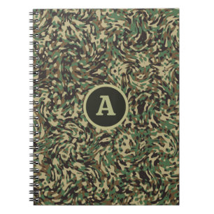 Trendy camouflage groene gepersonaliseerde letter notitieboek