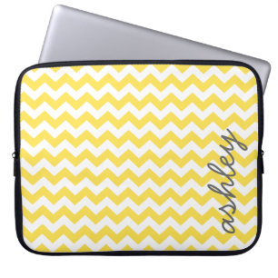 Trendy Chevron Pattern met naam - yellow grijy Laptop Sleeve