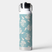 Trendy custom initiaal stoffig blauw floral geïsol waterfles (Voorkant)