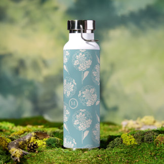 Trendy custom initiaal stoffig blauw floral geïsol waterfles