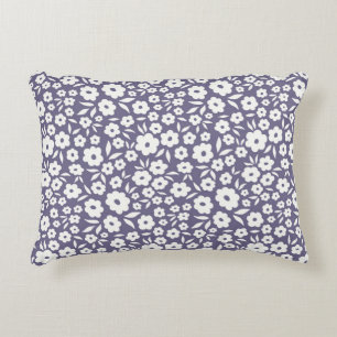 Trendy flowers seamless pattern. Small vintage flo Accent Kussen