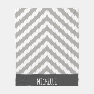 Trendy Gray White Chevron Arrows & Name Fleece Deken