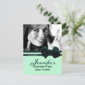 Trendy Green Bow Graduation Party Photo Invitation (Debout devant)