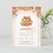 Trendy herfst luipaard pompoen met oranje boog boo kaart (Staand voorkant)