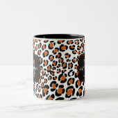Trendy Leopard Animal Print Patroon Monogram Naam Tweekleurige Koffiemok (Center)
