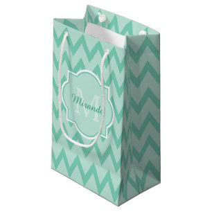 Trendy Mint Green Chevron Zigzag Name en Monogram Klein Cadeauzakje
