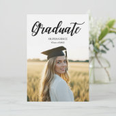 Trendy Modern Casual 2 foto Afstuderen Uitnodiging (Staand voorkant)