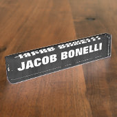 Trendy Modern Creative Bold Text Minimalist Grey Naambordje (Zijkant)