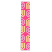 Trendy Modern Pink and Yellow Pattern Spring Medium Tafelloper (Voorkant)