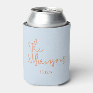Trendy moderne blauwe en oranje script bruiloft blikjeskoeler