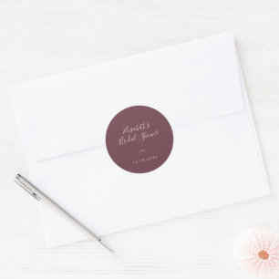 Trendy moderne bordeauxrode en blush envelop seal ronde sticker