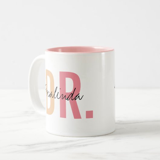 Trendy Nieuwe Doctor PhD Custom Name Appreciation Tweekleurige Koffiemok (Voorkant links)