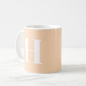 Trendy Perzik C108 Witte Initiële Monogram Custom Koffiemok (Voorkant links)