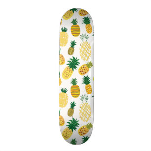 Trendy Pineapple Pattern Skateboard