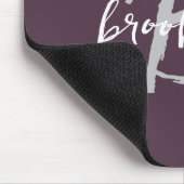 Trendy Plum Paarse Grijs Wit Script Monogram Muismat (Hoek)