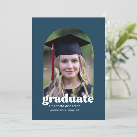 Trendy Retro Afstuderen Aankondiging in Navy (Staand voorkant)