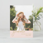 Trendy Script Blush Pink and Gold Graduparty Kaart (Staand voorkant)