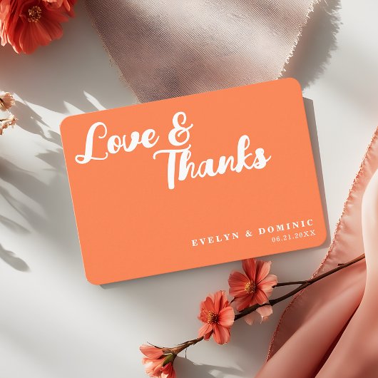 Trendy Script Coral Orange Love & Thanks Wedding Bedankkaart