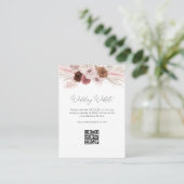 Trendy script pampas stoffige roze bruiloft websit informatiekaartje (Staand voorkant)