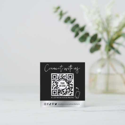 Trendy Simple QR Code Scannable Black & Silver Vierkante Visitekaartje (Staand voorkant)