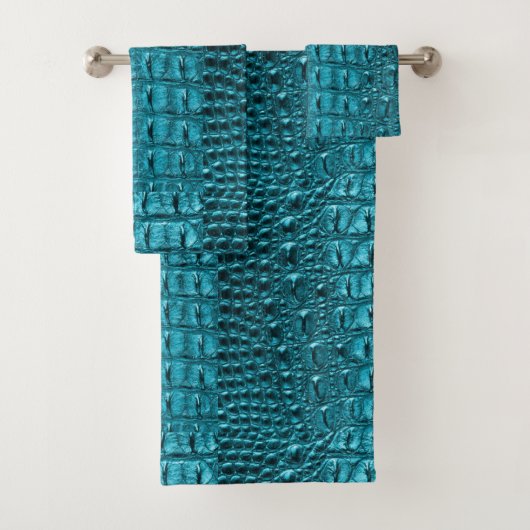 trendy teal turquoise aqua blue alligator print bad handdoek (Insitu)