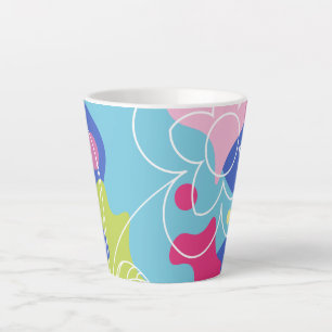 Trendy vectorpatroon van een zomerbloem in vlekken latte mok