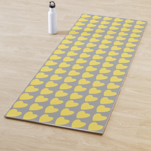 Trendy Yellow Grey Heart Pattern Yogamat (In situ)