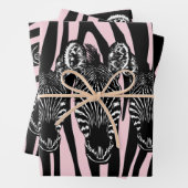 Trendy Zebra Herd op Zebra Print Pink Inpakpapier Vel (In situ)