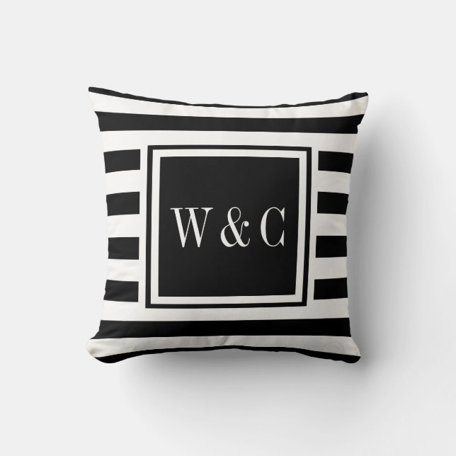 Trendy zwart-wit gestreepte monogram kussen (Voorkant)