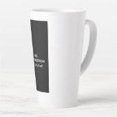 Trendy zwart wit verticaal uniek visitekaartje latte mok (Rechterhoek)