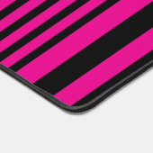 Triangle rayures en vert citron, rose chaud et noi (Coin)