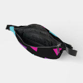 Triangles en rose, violet, bleu et noir (Ouvrir)