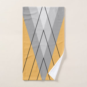 Triangles gris sur arrière - plan jaune