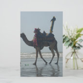 Tribal Camel Ride: Morning Tide Sands & Zee Briefpapier (Staand voorkant)