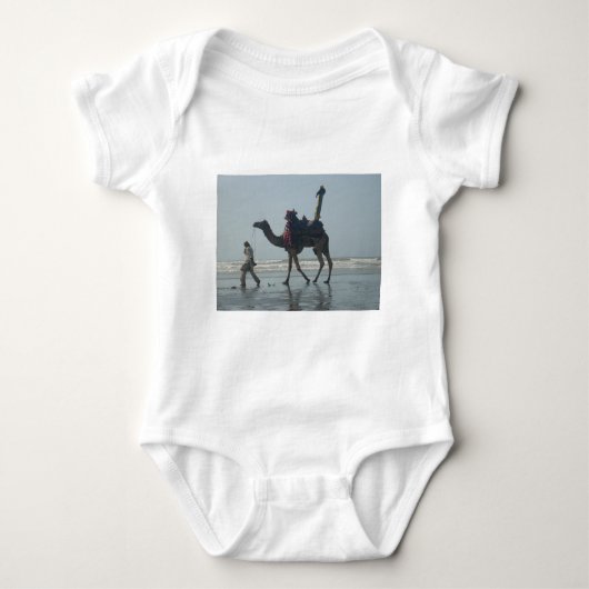 Tribal Camel Ride: Morning Tide Sands & Zee Romper (Voorkant)