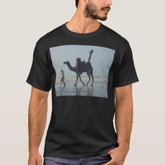 Tribal Camel Ride: Morning Tide Sands & Zee T-shirt (Voorkant)