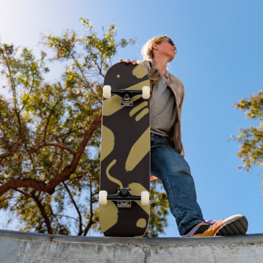 Tribale Black en Gold Skateboard (Buiten 1)