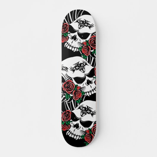 Tribale schedel met Rozen Skateboard (Voorkant)