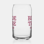 Tribu de la mariée, tenue de mariage rouge cannebe (Gauche)