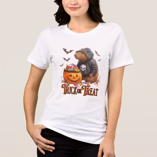 Trick or treat Capybara Halloween Funny Tri-Blend Shirt (Voorkant)