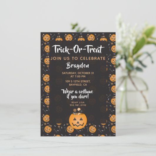 Trick or treat Celebrate Pumpkin Snoep personalise Kaart (Staand voorkant)