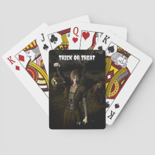 Trick or Treat. Dunne vrouw met lamp Pokerkaarten