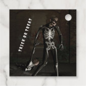 Trick or Treat. Man dressed as skeleton Bedankjes Labels (Achterkant)