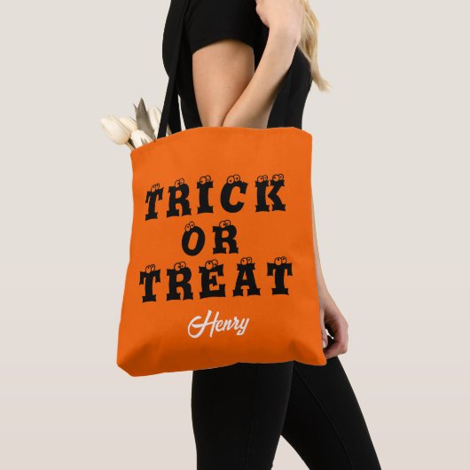 Trick or treat Oranje Modern Script Halloween Draagtas (Dichtbij)