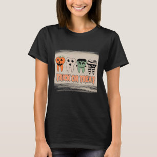 Trick Or Treat Poets je Tanden Tandarts Halloween T-shirt