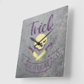 Trick or treat skull crossbones Halloween ribbon T Vierkante Klok (Hoek)