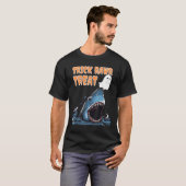 Trick Rawr Treat Scary Shark Chasing Ghost Hwe T-shirt (Voorkant volledig)