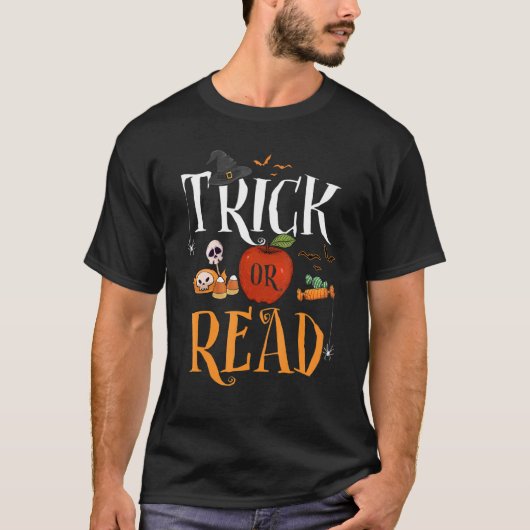 Tricks Or Read Librarian Halloween Costume Book T-shirt (Voorkant)