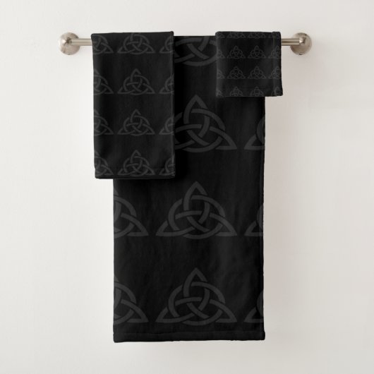 Trinity Knot Black Bath Towel Set Bad Handdoek (Insitu)